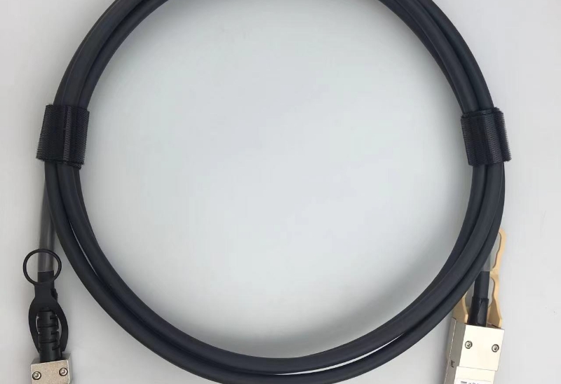QSFP+/40G-10G1-DAC-24-PX 5m